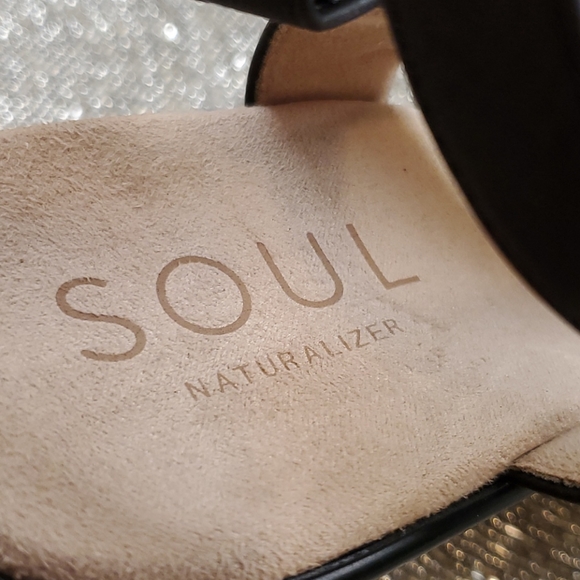 SOLD!!! SOUL by NATURALIZER Sandals - Size 8W - Picture 8 of 10